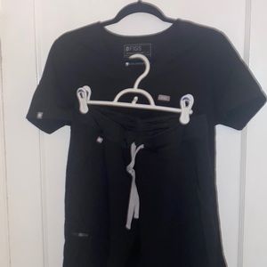 Figs Black Scrub Set